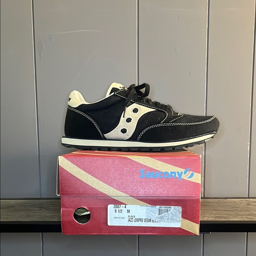 Saucony Jazz Lowpro Vegan Black and Cream Sneakers